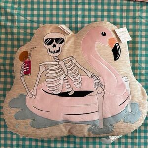 NEW RELEASE Isaac Mizrahi Skeleton Pillow Sunglasses & drink in Flamingo Floatie